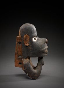 Kanootin keulahahmo, nguzu nguzu, New Georgia, Salomonsaaret, 1800-luvun alkupuoli–puoli (puu ja kuori)